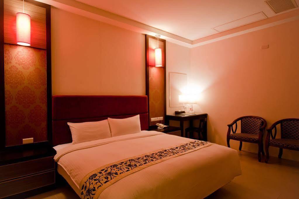 East Town 26 Hotel Hualien City Exterior photo
